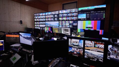 Deux studios “Made in Italy” pour la couverture de JO d’Hiver de Warner Bros. Discovery