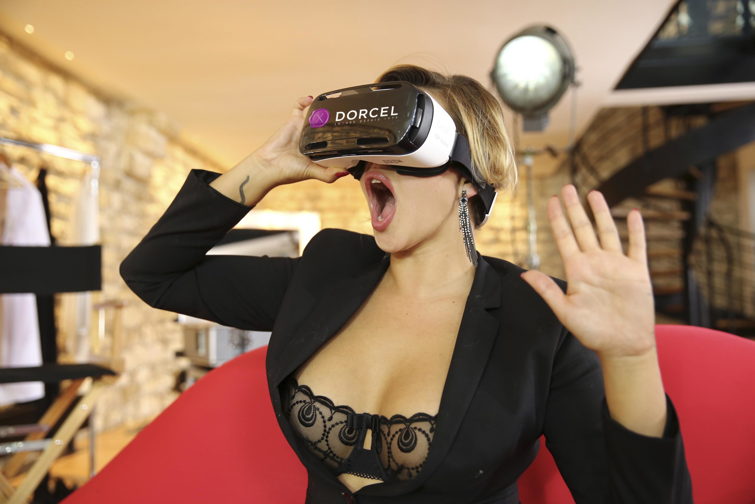 Mediakwest - MIPCOM 2015: la réalité virtuelle prend une dimension très &qu...