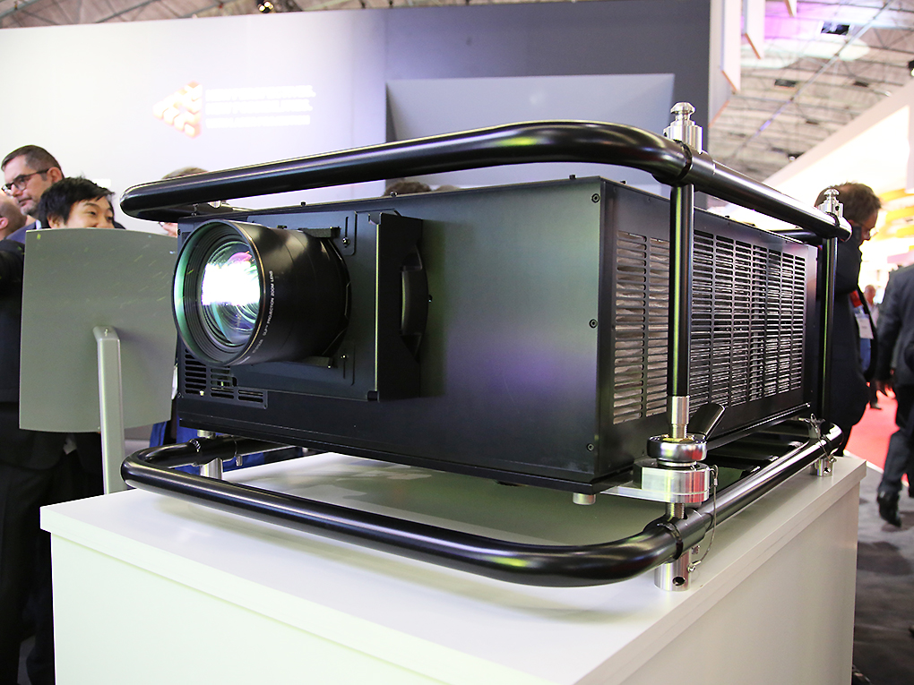 Mediakwest - Un projecteur Panasonic phosphore laser de 27 000 lumens ...