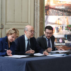 SignatureConvention-BordeauxCNC_Frederique-Bredin_Alain-Juppe_Fabien-RobertTS-mairie-de-bordeaux.jpeg