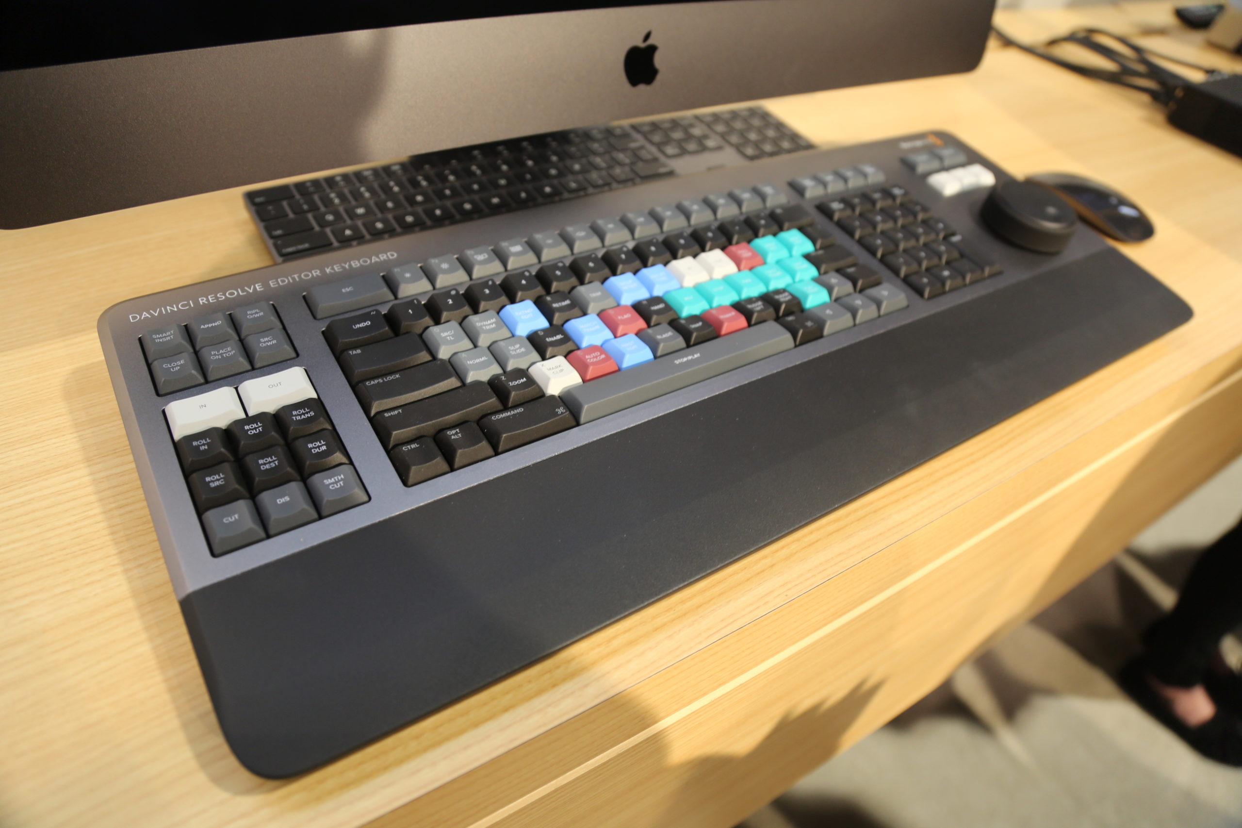 video editing keyboard davinci resolve