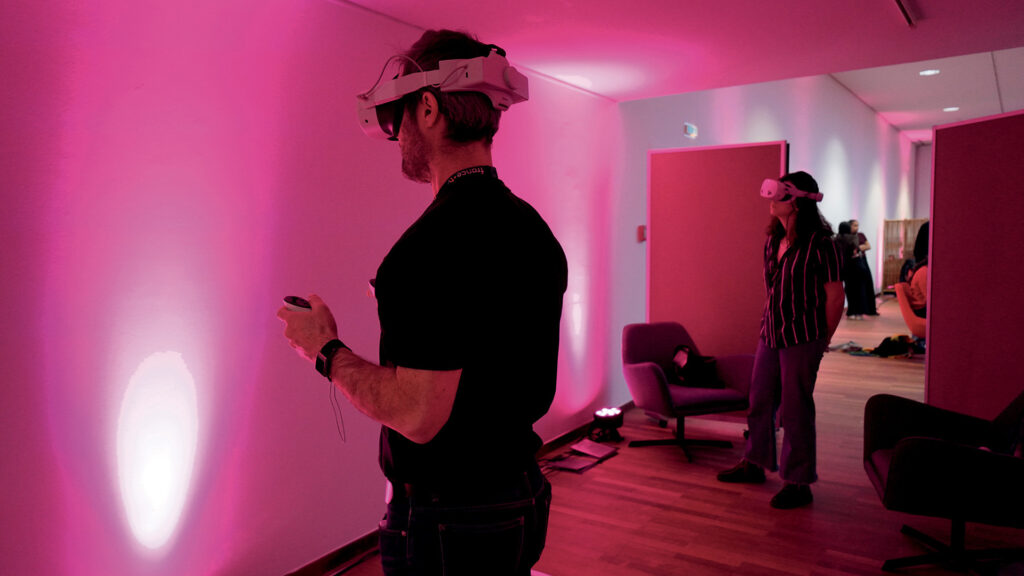 Installée à l’espace Bellevue, la sélection Smart Biarritz Immersive prolonge depuis 2020 cette exploration de formes documentaires élargies.